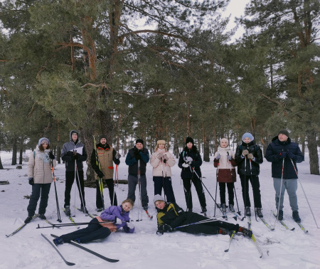 18 февраля 2024 года команда из 13 активистов Молодежного клуба РГО ВолГУ "Волга" провели лыжный забег