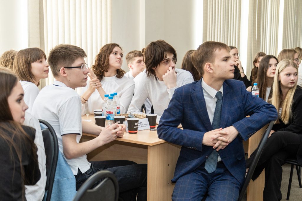 Школьники приняли участие в правовой викторине ВолГУ