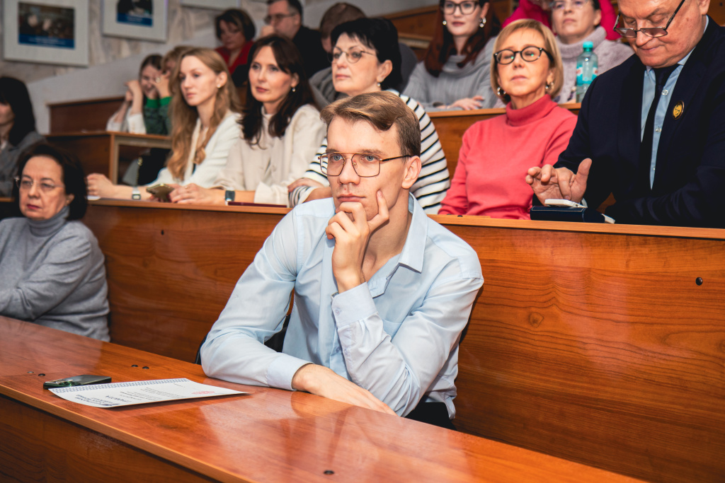 В ВолГУ чествовали педагогов и профсоюзных лидеров