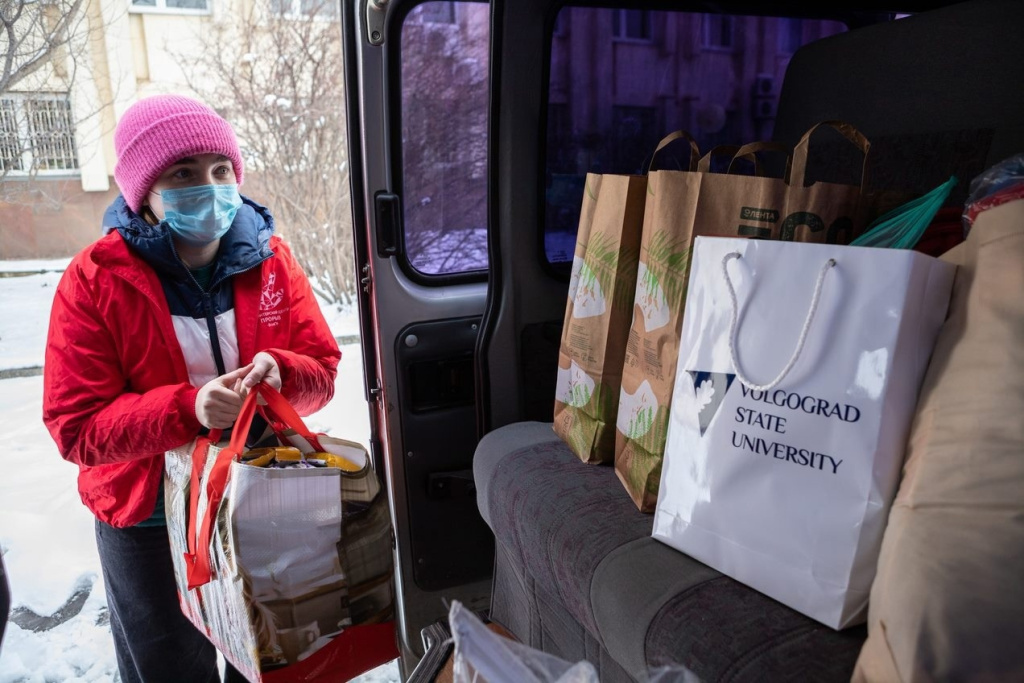ВолГУ помогает эвакуированным жителям из Донецкой и Луганской Республик (4).jpg