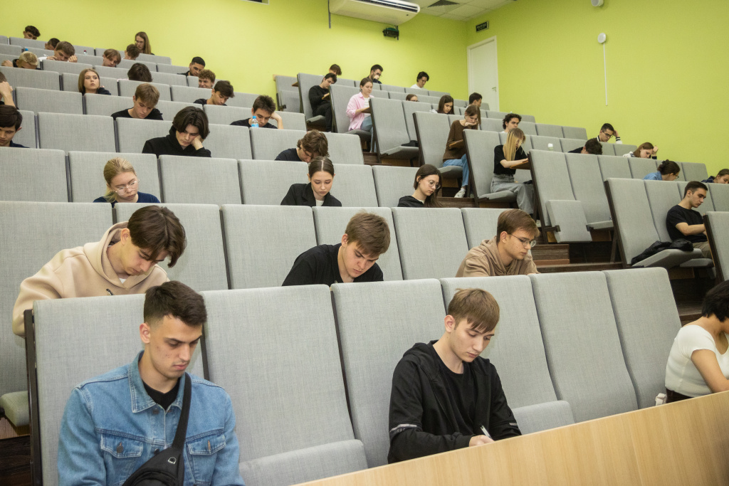 Финальный пробный ЕГЭ для «технарей» прошёл в ВолГУ