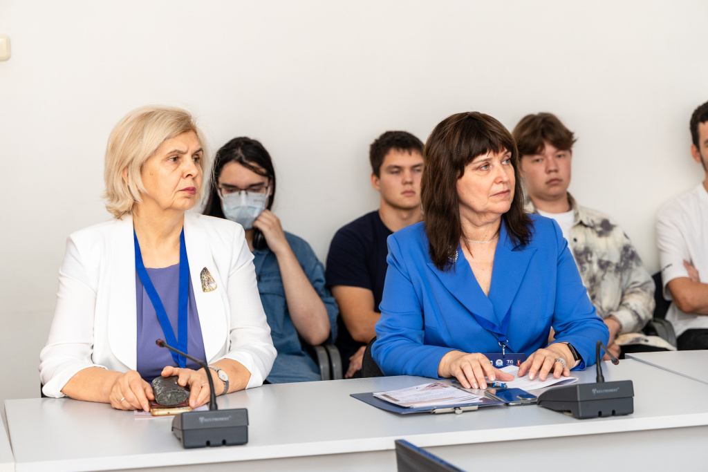 В Год защитника Отечества в ВолГУ провели историческую конференцию