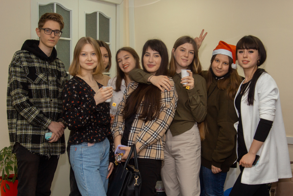 Студенты ВолГУ узнали о новогодних традициях разных стран