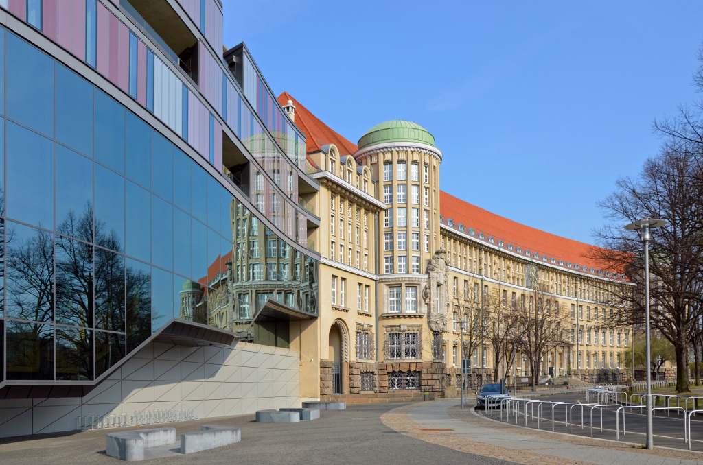 Buch-und-Schriftmuseum_Kultur-Ausstellung-Literatur_Andreas_Schmidt_leipzig.travel.jpg