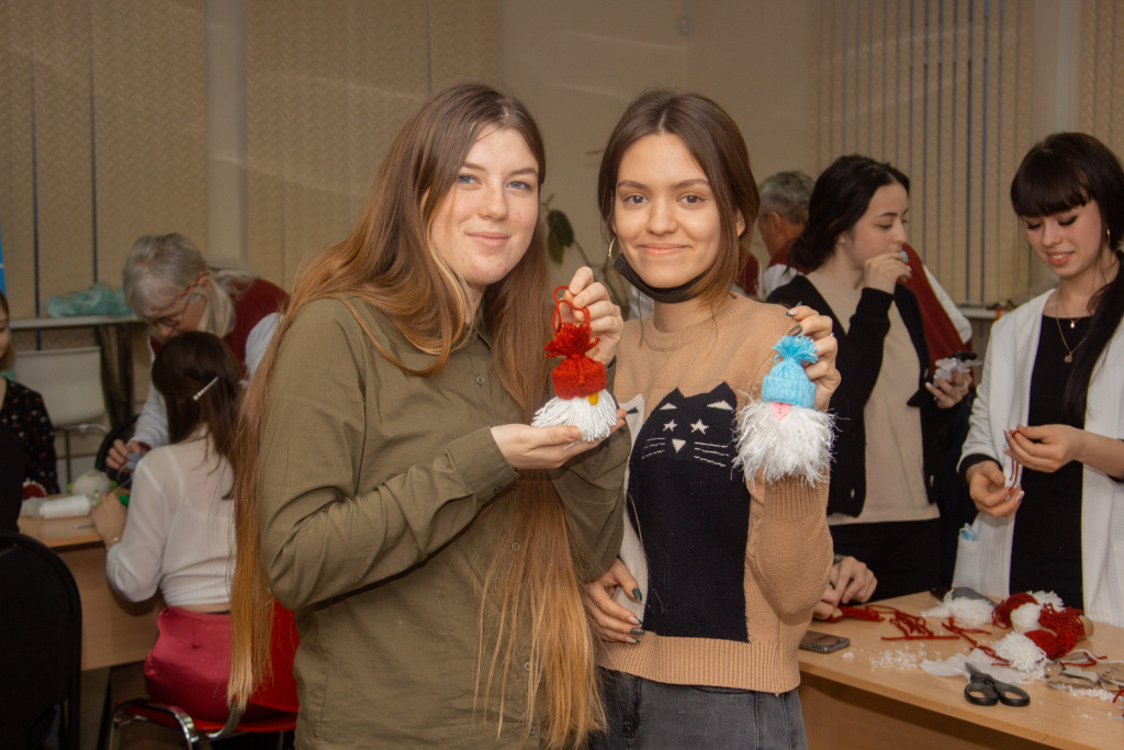 Студенты ВолГУ узнали о новогодних традициях разных стран