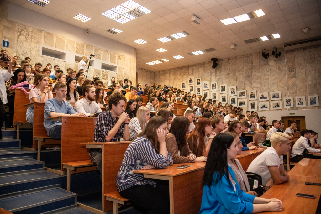 В ВолГУ обсудили избирательный процесс в РФ со студентами города